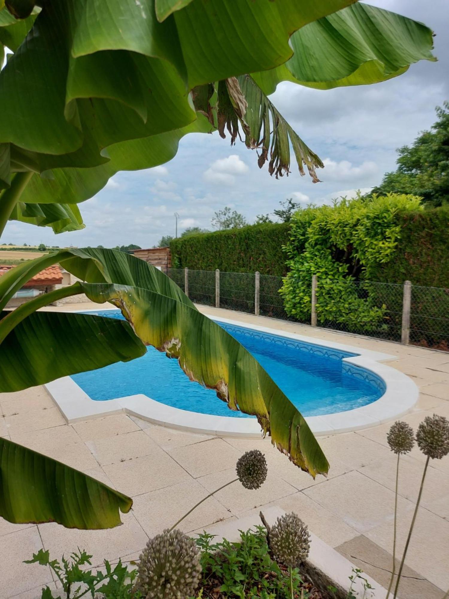 Les Roses De Jonzac Vila Mortiers Exterior foto